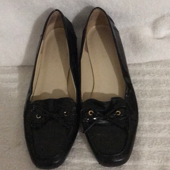 Slippers - Picture 1 of 4